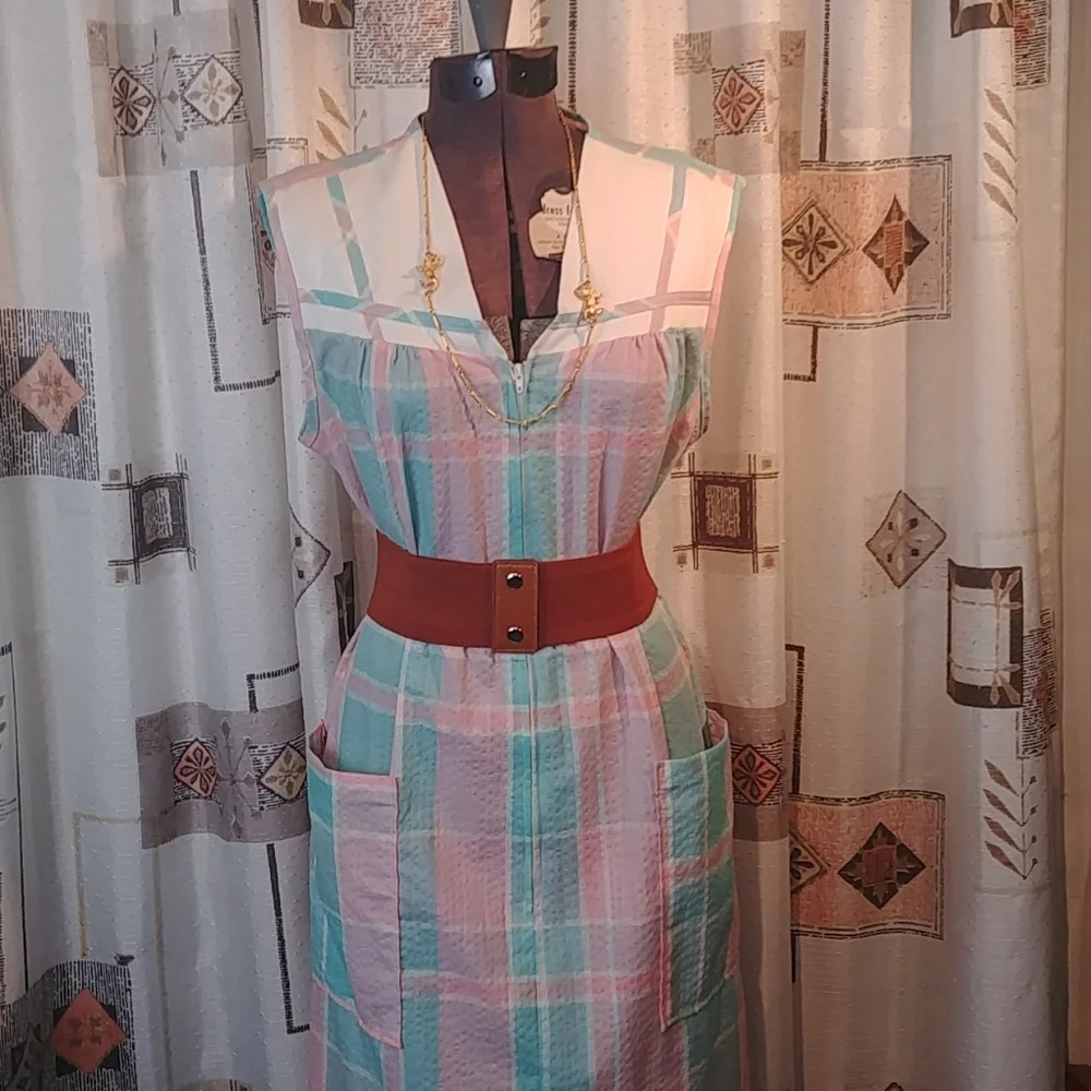 Vintage Komar soft plaid house dress - Picture 3 of 10